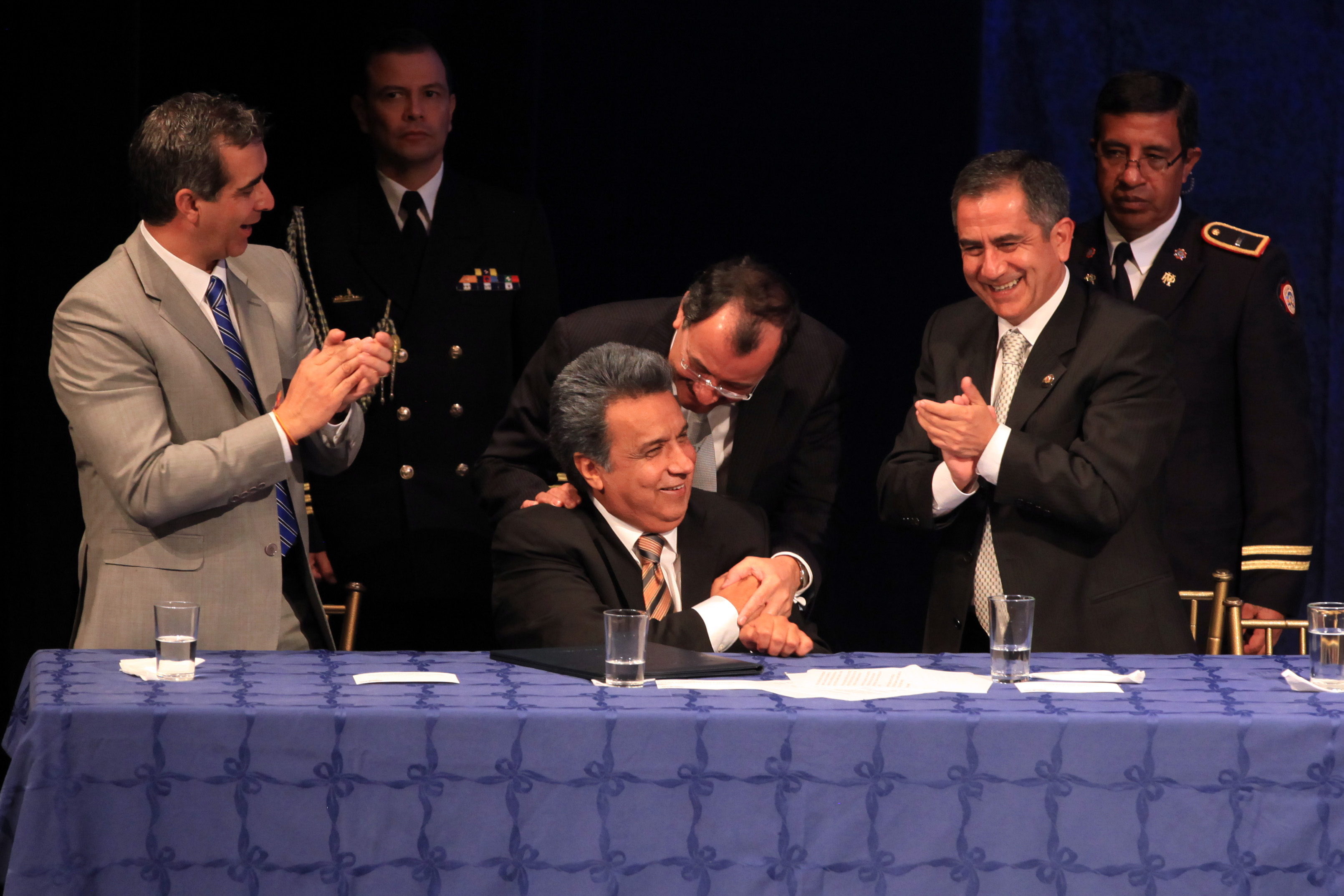  لينين مورينو يتصدر الجولة الاولى من الانتخابات الرئاسية في الاكوادور