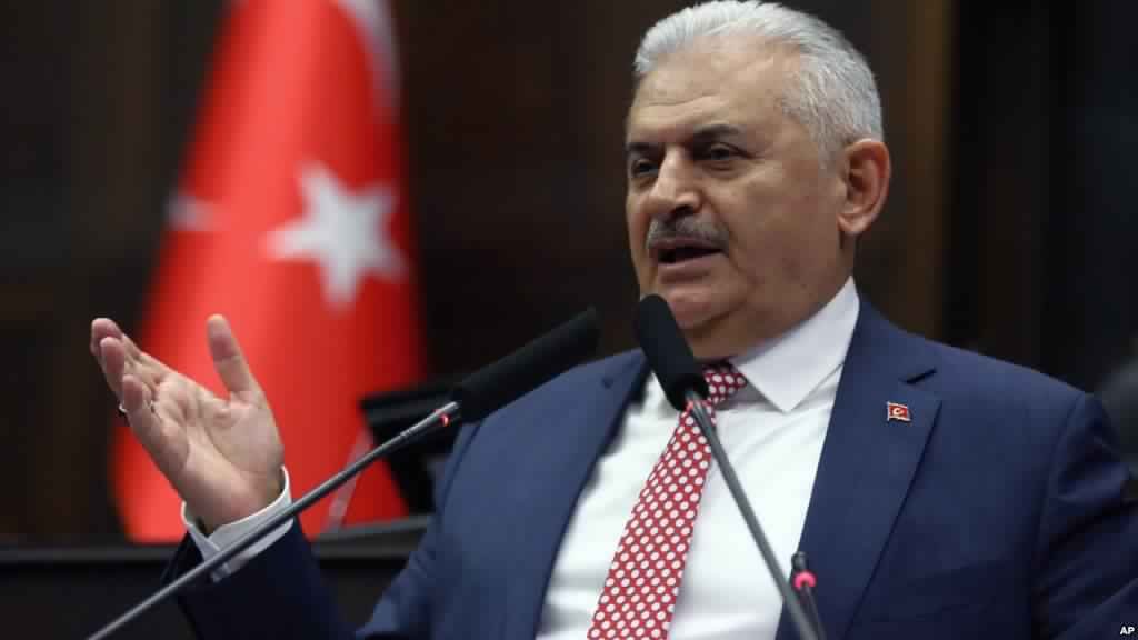 رئيس الوزراء التركي يحذر أوروبا من التدخل في استفاء تعديل الدستور التركي