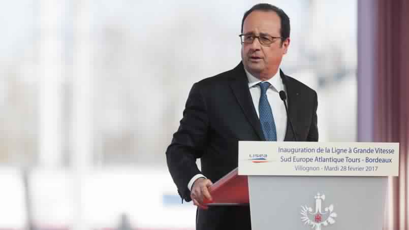  فرنسوا أولاند يحذر من هجمات الكترونية محتملة على حملات الانتخابات الفرنسية