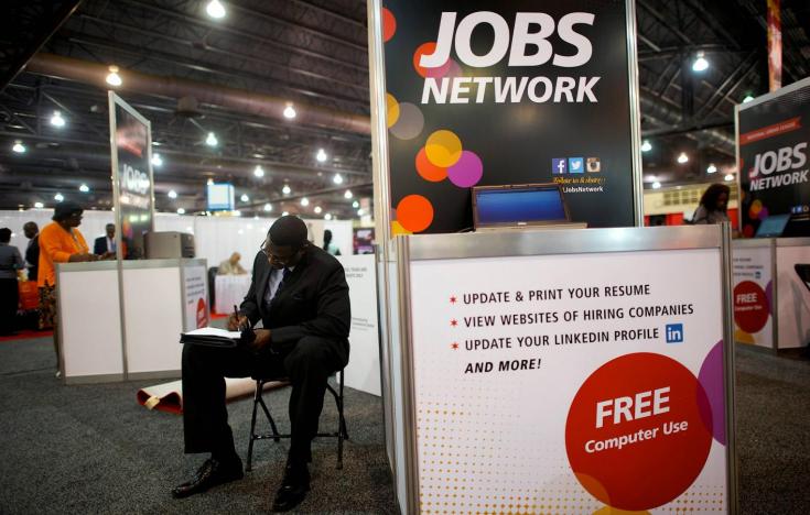  طلبات اعانة البطالة الامريكية تسجل انخفاضا قياسيا نحو 223 الف في الاسبوع الماضي