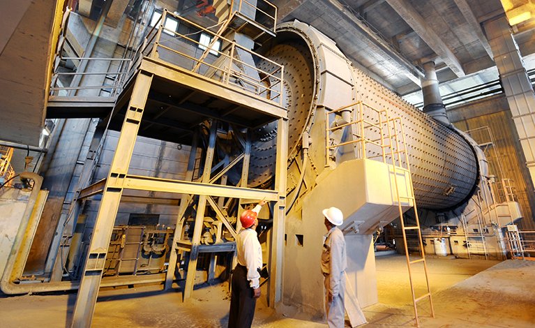 شركات الاسمنت السعودية تسجل انخفاض مبيعاتها بنحو 20% في الربع الاول من2017