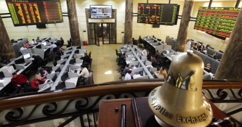 البورصة المصرية تحقق أرباحا قياسية مدعومة بالاقبال على شراء الأسهم القيادية