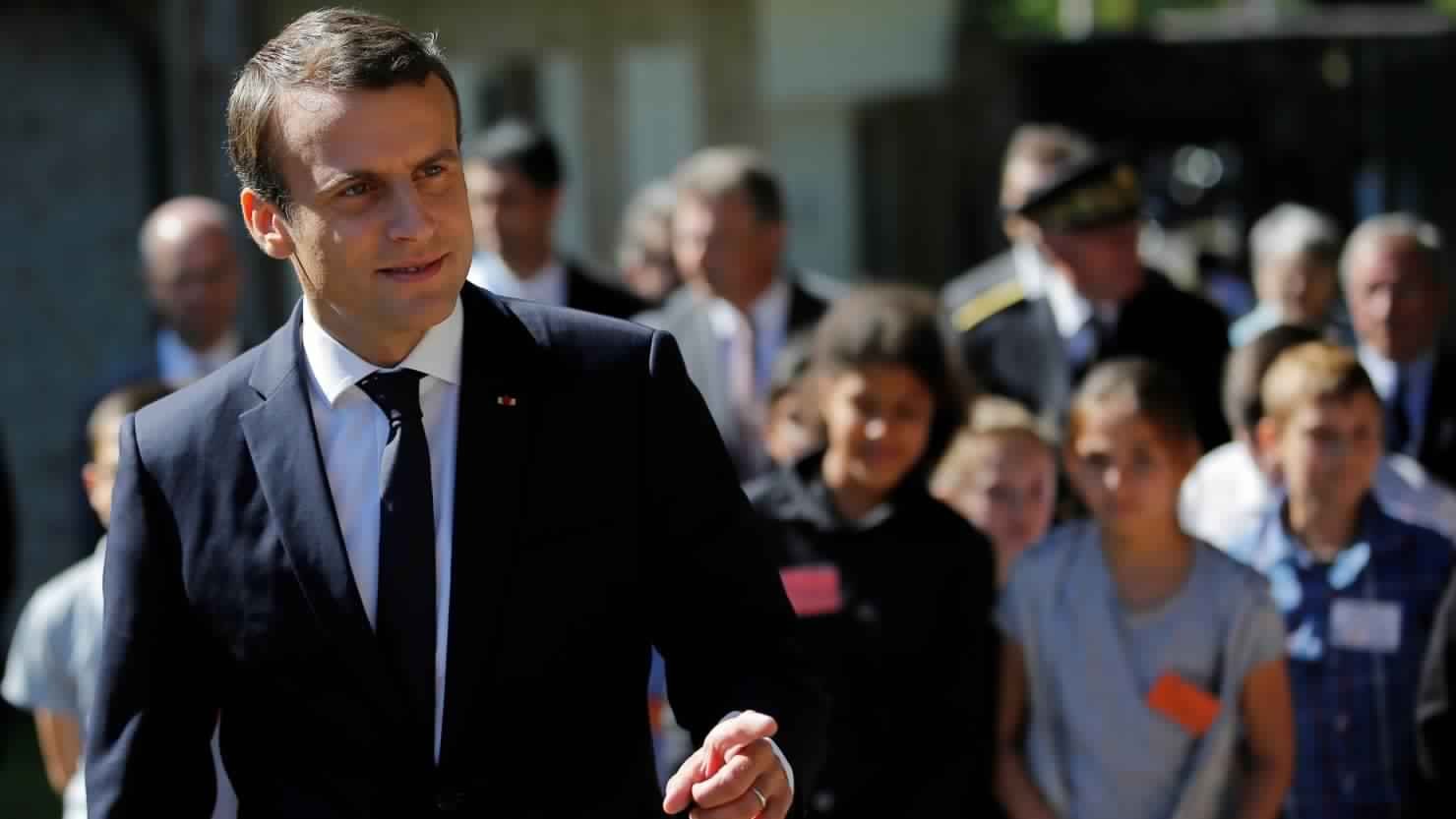 حزب ماكرون يتصدر الجولة الأولى من الانتخابات البرلمانية في فرنسا