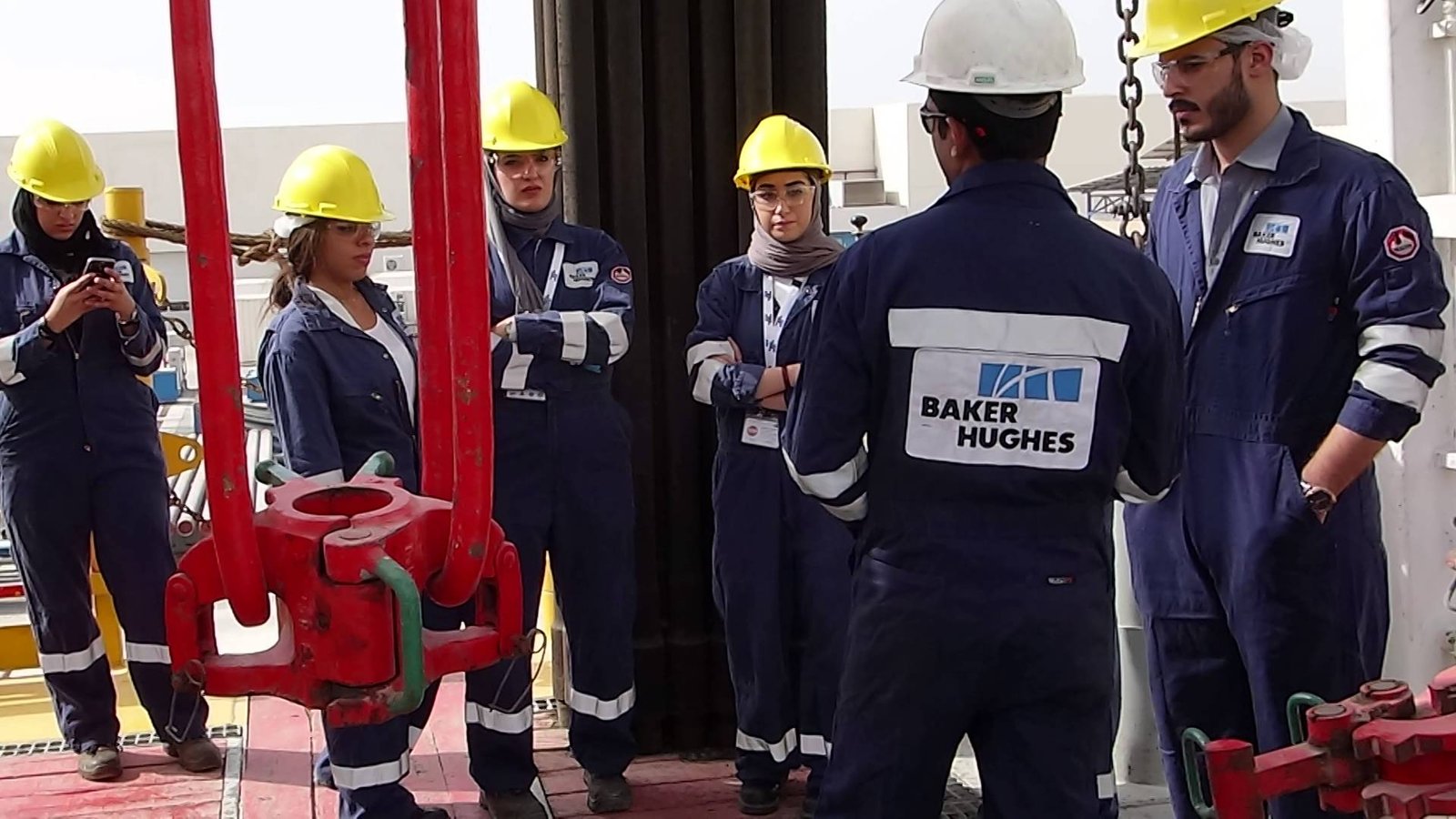 بيكرهيوز: عدد منصات النفط ينخفض للأسبوع الثالث على التوالي