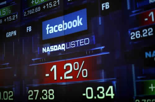 سهم فيسبوك ينخفض بنسبة 1.2% مع استمرار أزمة إختراق بيانات المستخدمين