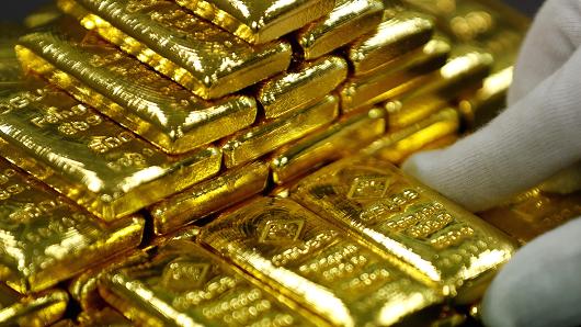  الذهب يغلق عند أعلى مستوى بـ6 أشهر مع هبوط البورصات العالمية