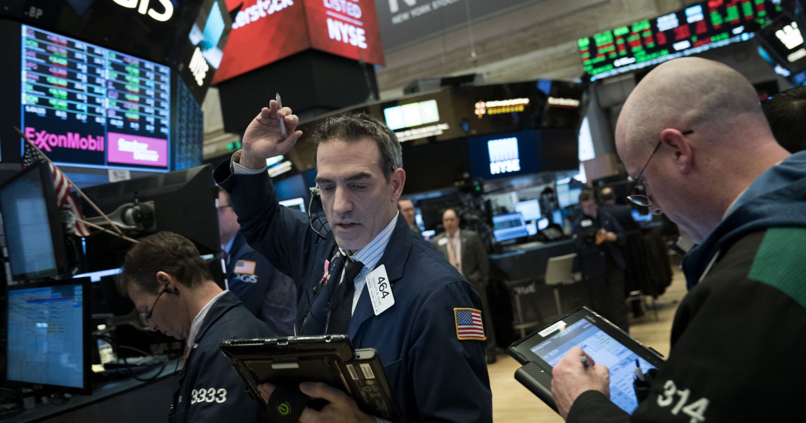 الأسهم الأمريكية تفتتح منخفضة وسط تصاعد التوترات التجارية