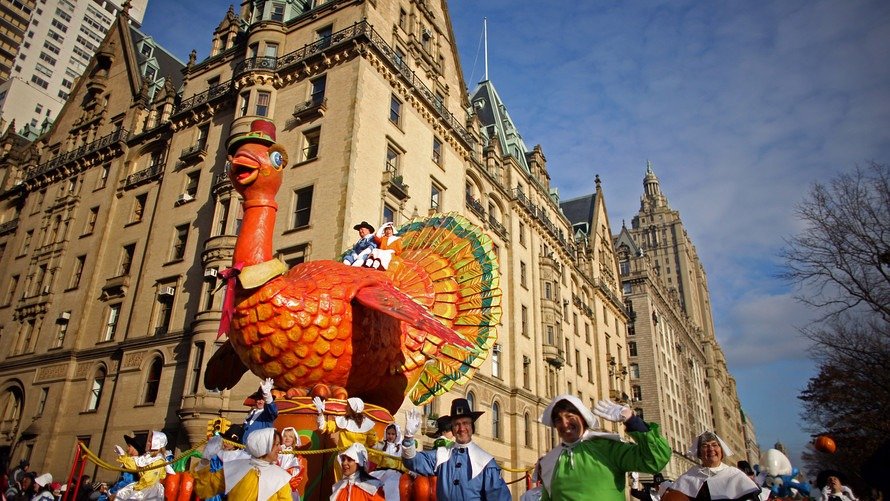 الأسهم الأمريكية تتعافى من خسائرها خلال آخر جلسة قبل عطلة عيد الشكر