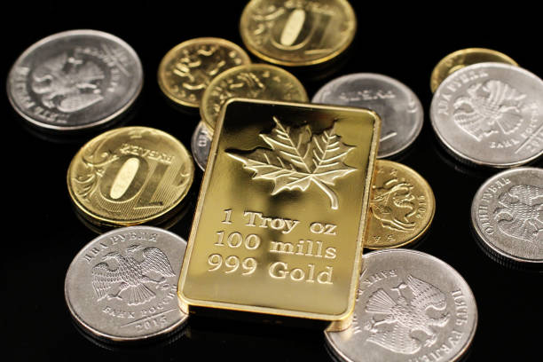  أسعار الذهب ترتفع بالتزامن مع انخفاض مؤشر الدولار الأمريكي مقابل العملات الأخرى