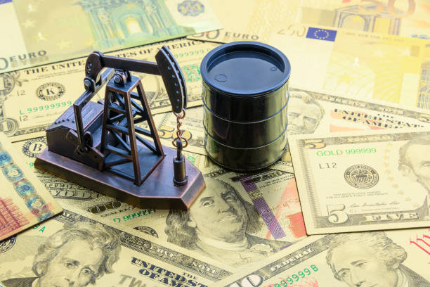  أسعار النفط تنخفض خلال تداولات اليوم الأربعاء لأول مره خلال الخمس جلسات الأخيرة