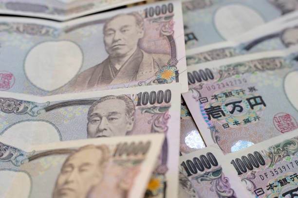 التحليل الفني للين الياباني بعد نمو التضخم ببنك اليابان بالأسواق العالمية