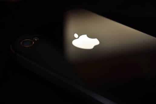 التحليل الفني لتراجع أسهم آبل (NASDAQ:AAPL) بالأسواق العالمية 