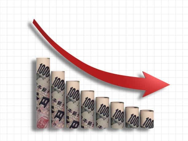 انخفاض الين الياباني بلأسواق العالميه لأدنى المستويات 14 أكتوبر, ماهو السبب؟