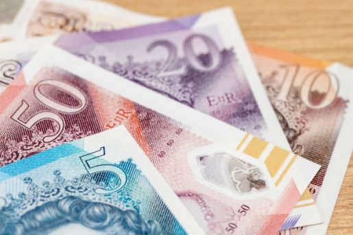 الجنيه الإسترليني في أضعف مراحله… والدولار يحكم قبضته قبل محضر الفيدرالي