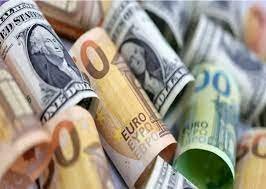 الدولار يحافظ على مكاسبه والين يرتد بدعم التلويح بتدخل ياباني