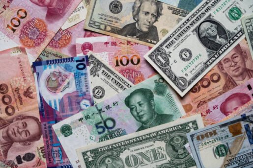  الين يقفز أمام العملات العالمية مع تحذيرات الحكومة اليابانية ورفع الفائدة المحتمل