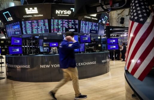 الأسهم الأمريكية تحت الضغط بعد عطلة يوم الرؤساء وسط استمرار تصحيح التكنولوجيا