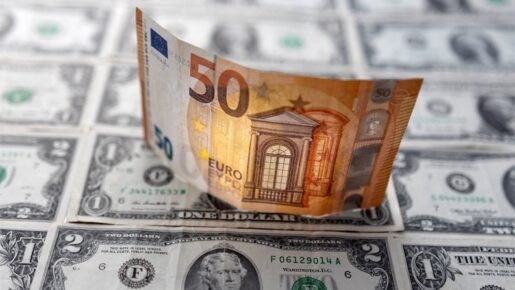 اليورو يتراجع من قمة 5 أسابيع مع تصاعد التوترات وعودة قوة الدولار