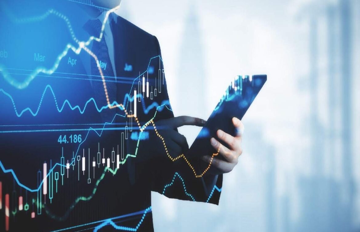 الأسواق العالمية تشتعل النفط يقفز والذهب يحافظ على مكاسبه