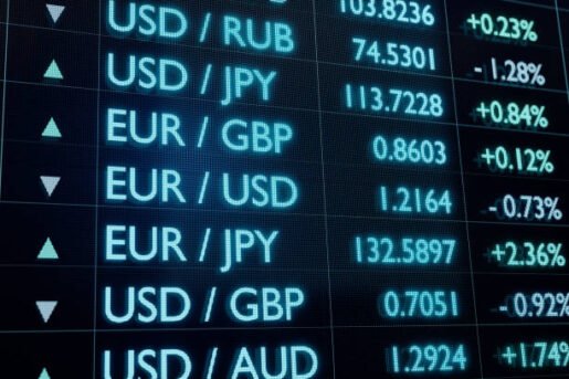 الدولار/ين يتقلب بعنف مع تصاعد احتمالات تدخل اليابان… هل يستمر الضغط على الين؟