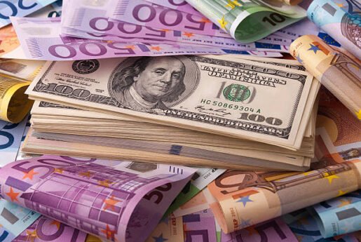 العملات العالمية تترقب قرارات البنوك المركزية.. والدولار يرسخ مكاسبه بعد رسالة الفيدرالي