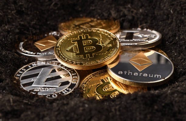بيتكوين تستقر قرب 83 ألف دولار وسط ارتفاع العوائد والتوترات الجيوسياسية
